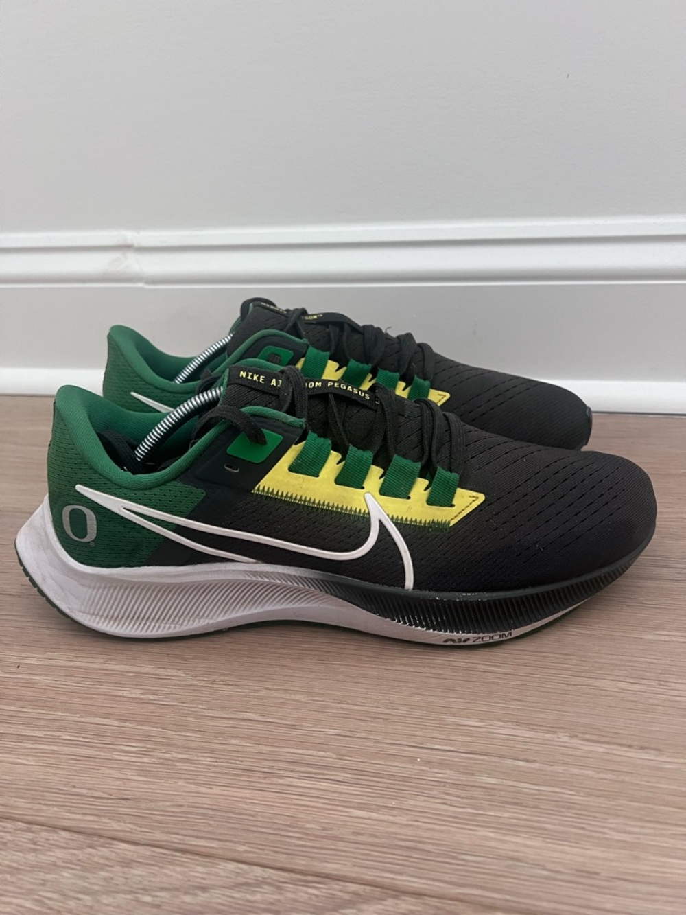 Nike Air Zoom Pegasus 38 Oregon Ducks Black Green DJ0840 001 Size 9